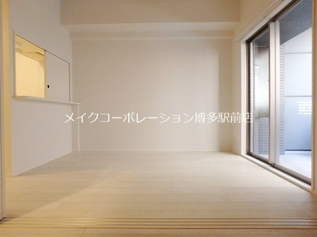 リビング エンクレスト博多駅前ART リビング