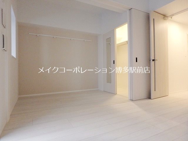 ベッドルーム エンクレスト博多駅前ART ベッドルーム