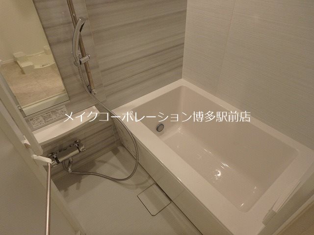 バス エンクレスト博多駅前ART 風呂画像