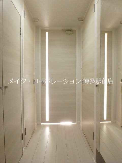 ※同シリーズの別建物の部屋写真引用 ネストピア博多ガーデン 玄関