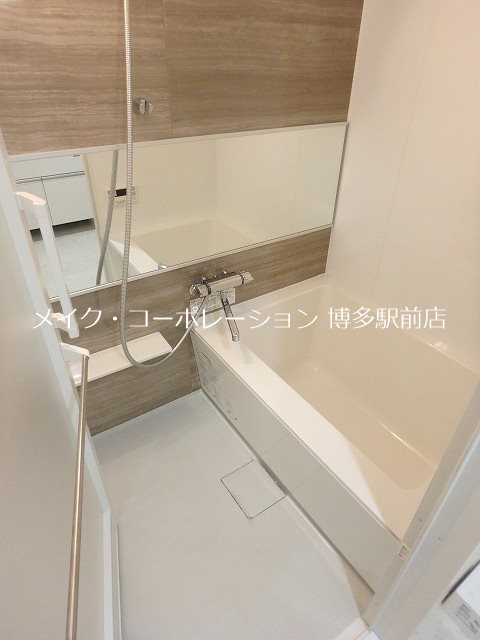※同シリーズの別建物の部屋写真引用 ネストピア博多ガーデン 風呂画像