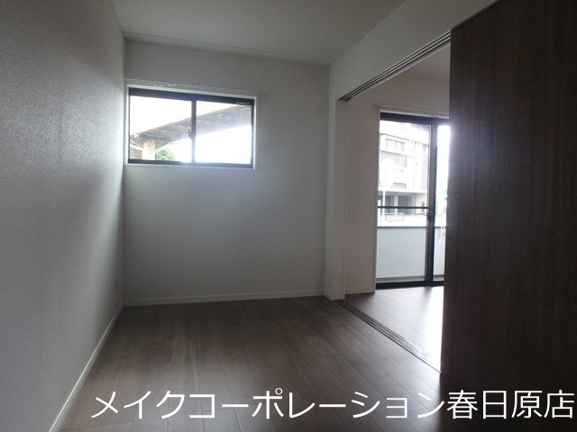 写真は同型タイプ アップグレイ ベッドルーム