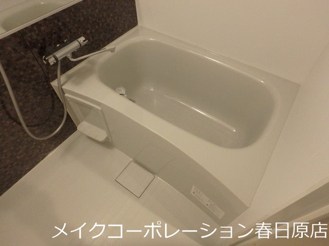 写真は同型タイプ アップグレイ 風呂画像