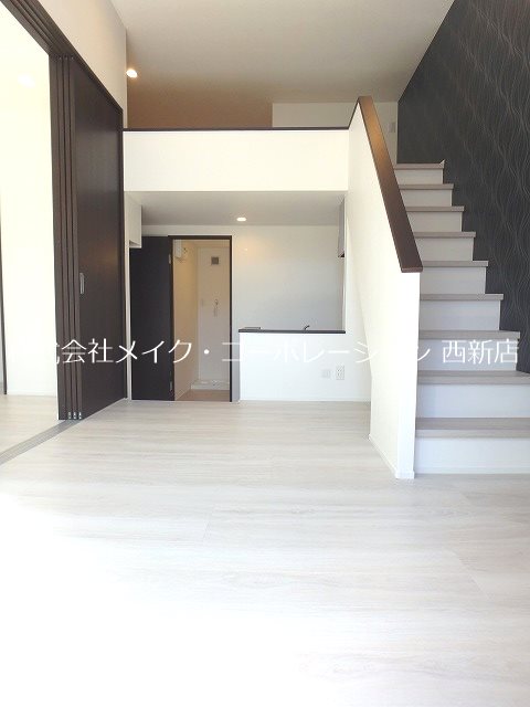 アドバンス野芥駅前～ネット無料～ リビング