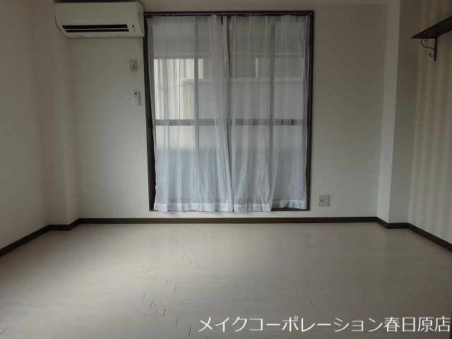 ニューウェステリア春日 リビング