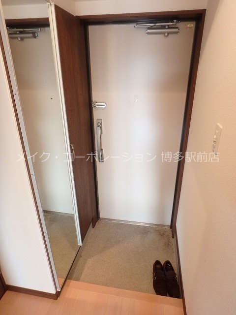 ※写真は棟内別部屋参考写真 GRAVITY 玄関