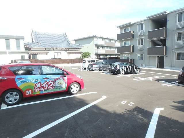 エルドラード上長尾 B棟 駐車場