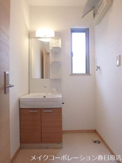 洗面所 カトル・ヴィラージュ その他3