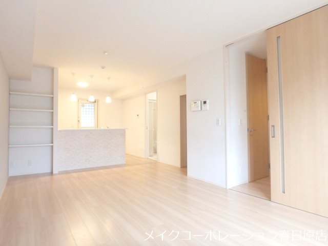 写真は同型タイプ D-room西長住 リビング