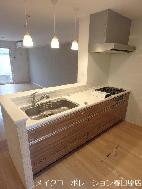 写真は同型タイプ D-room西長住 キッチン
