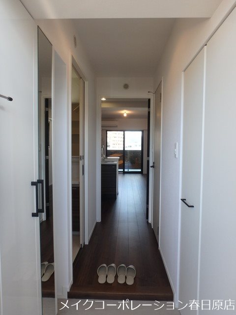 写真は同型タイプ ATRIO FLATS 井尻 玄関