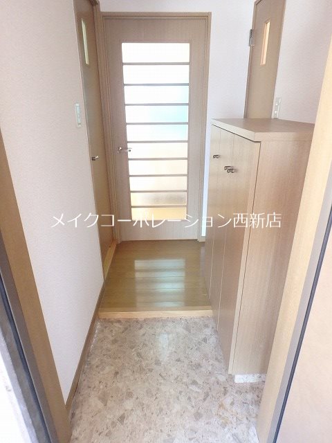 玄関 ルピエ西新 玄関