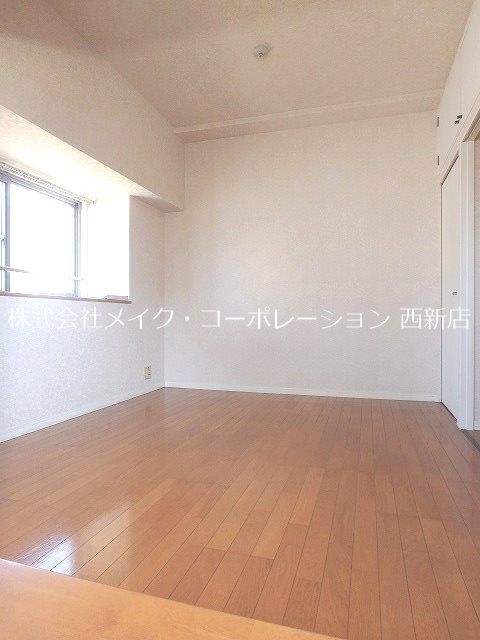 ダイナコートエスタディオミューズ リビング