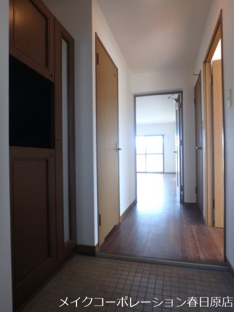 ファミール春日2 玄関