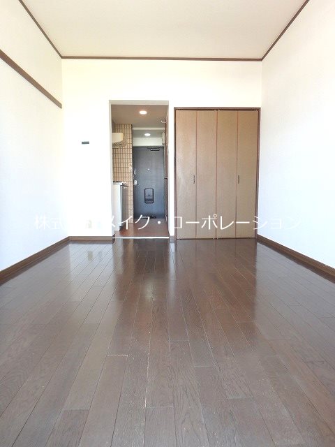 メゾンマコイ原 リビング