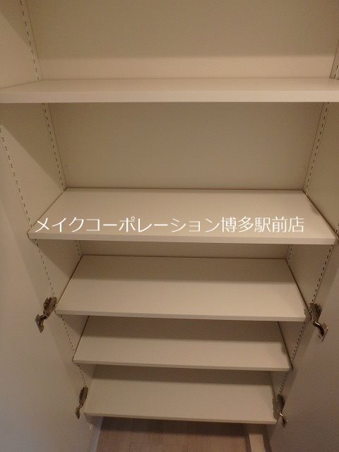 RJRプレシア博多駅前 収納