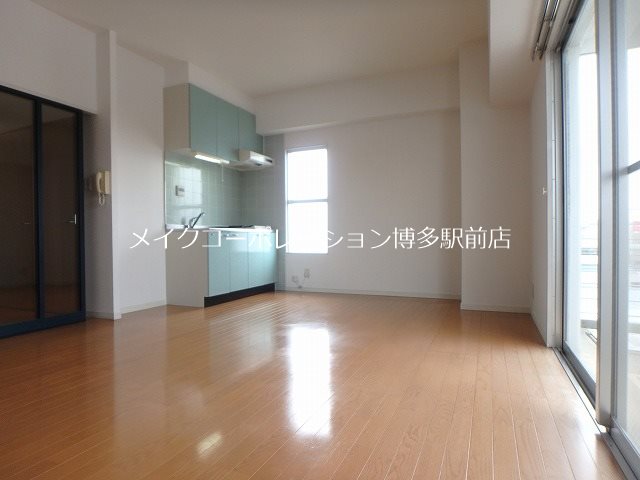 ハイディングプレイス東比恵 リビング