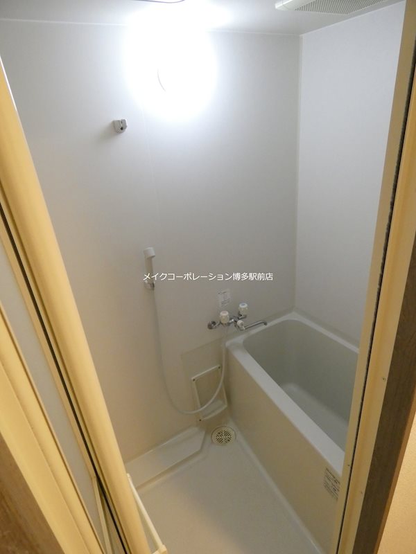 ロイヤル呉服 風呂画像