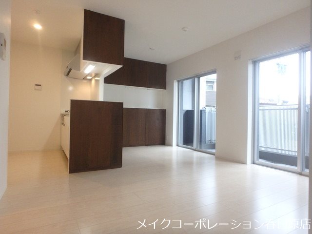 写真は同型タイプ 光第2ビル リビング