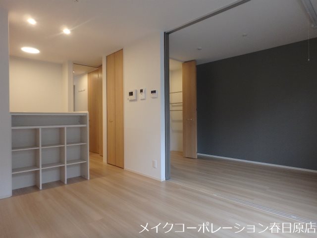 写真は同型タイプ プレジール下大利弐番館 リビング