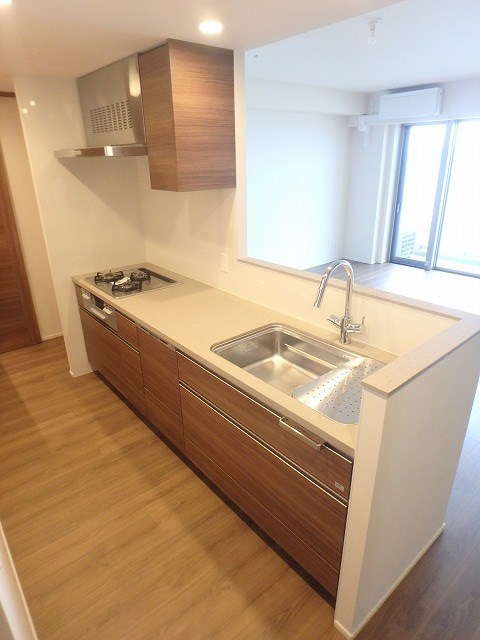Brillia Tower西新 キッチン