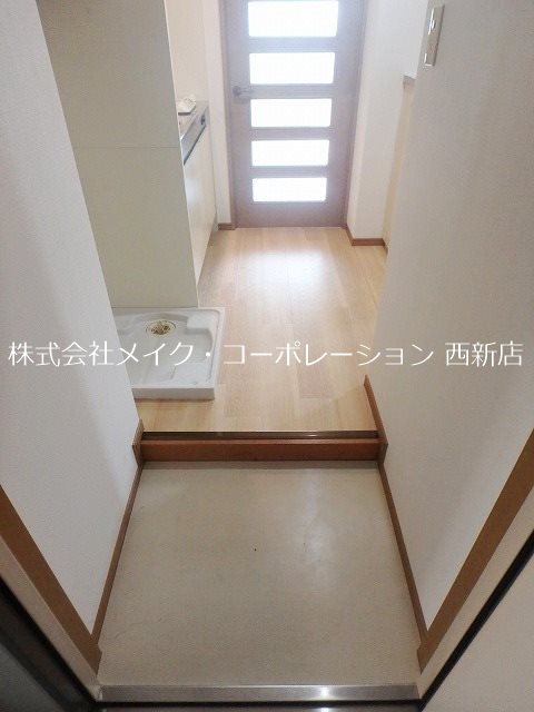 九州鴻池ビル 玄関