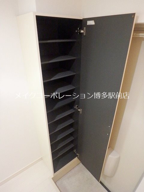 ハピネス美野島 玄関