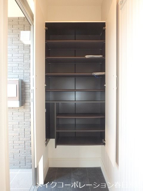 グリシーナ 玄関