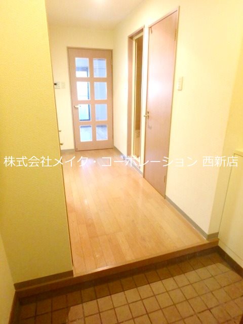 ヴィレ西新 玄関