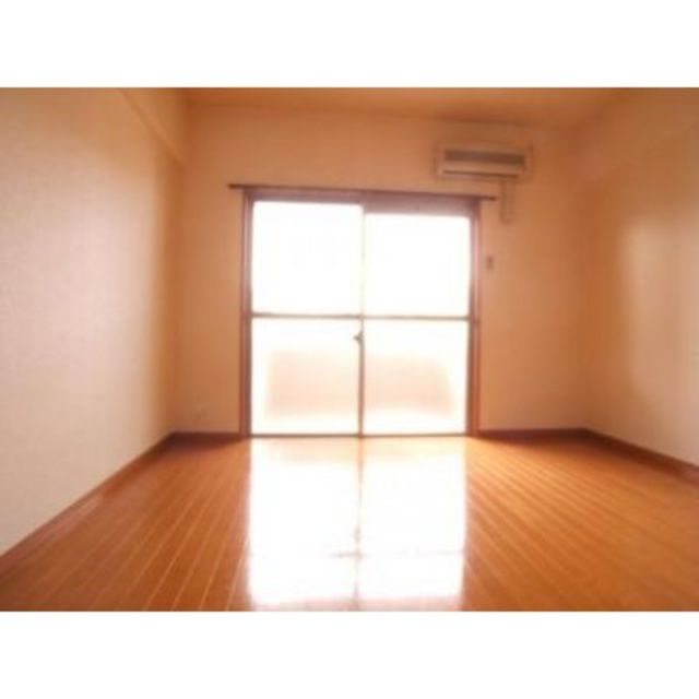 ラフィネスネオシティ平尾 リビング