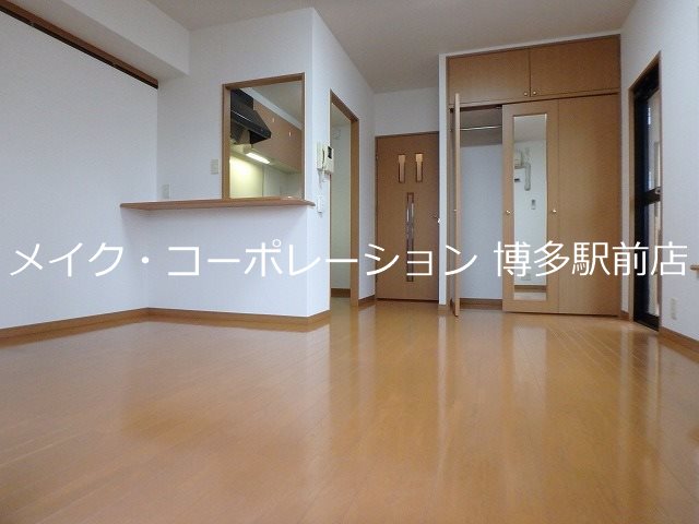 ピュアドームステイツ博多 リビング