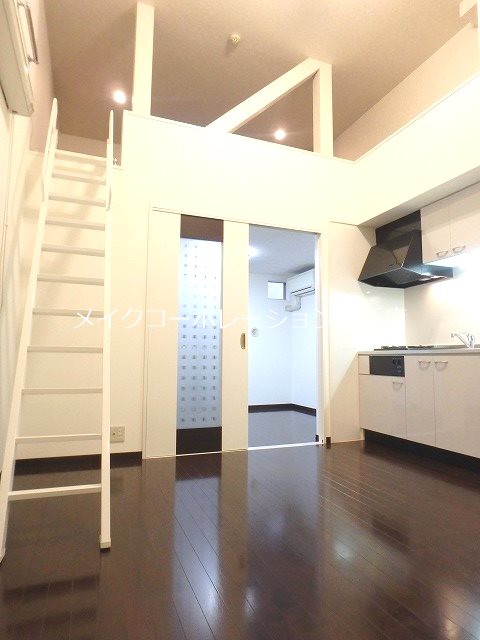 LSFプラザ西新駅前 リビング