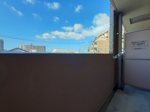 ヒュースロア井尻 ベランダ