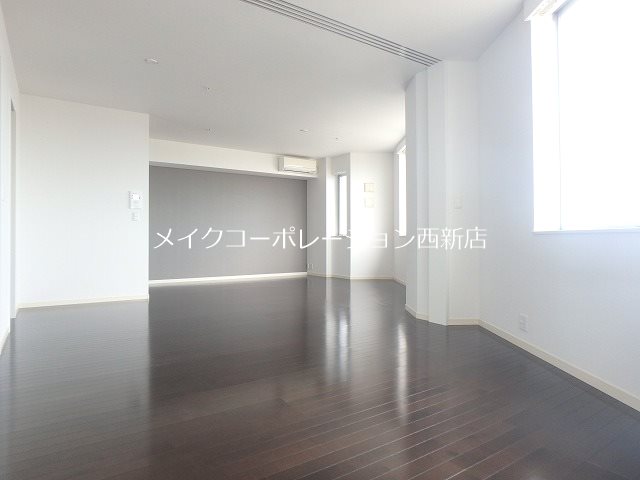 ラクレイス西新レジデンシャルタワー リビング