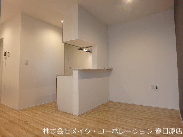 写真は同型タイプ パティオ五十川Ⅰ リビング