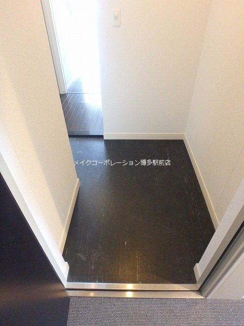 ラクレイス西新レジデンシャルタワー 玄関