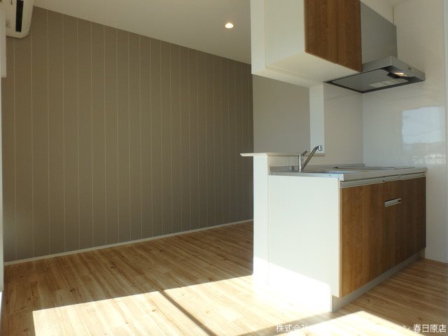 写真は同型タイプ パティオ五十川Ⅰ リビング