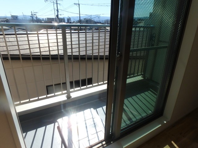 写真は同型タイプ パティオ五十川Ⅰ ベランダ