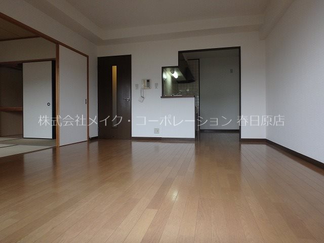 ロイヤルガーデン那珂川 リビング