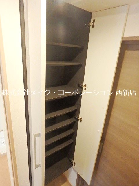 キルンズ西新~ネット無料~ 玄関