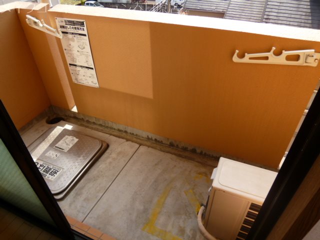 写真は同型タイプ エスペランス白木原 ベランダ