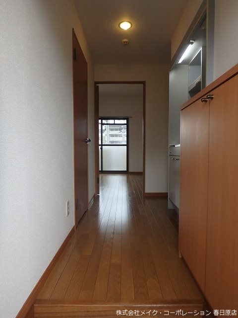 アビス春日原 玄関