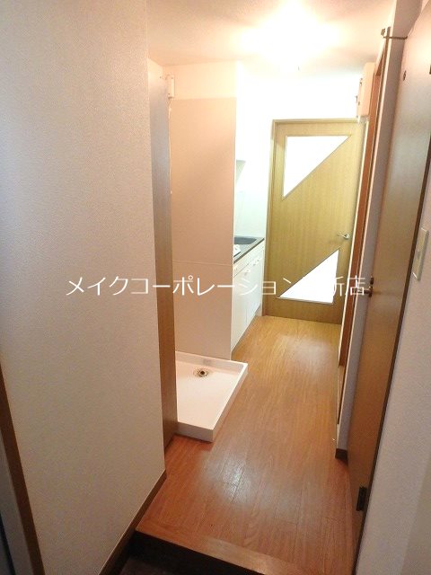リバティ西新館 玄関
