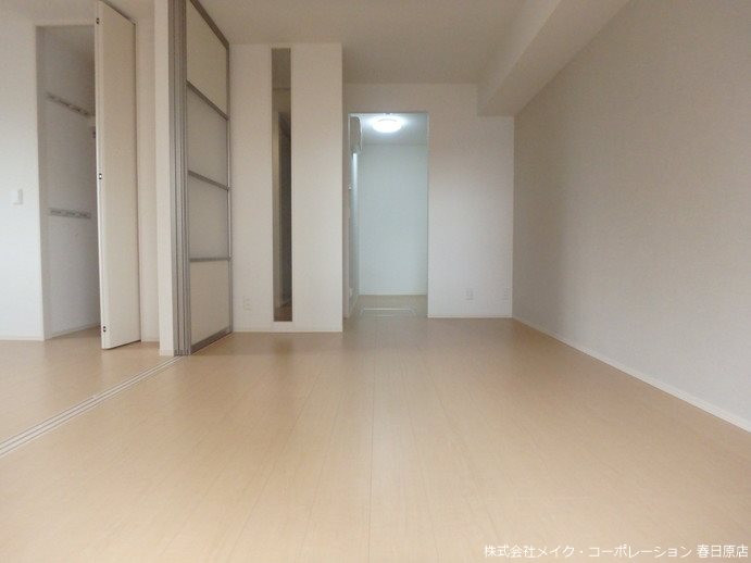 写真は同型タイプ D-room空港南 リビング