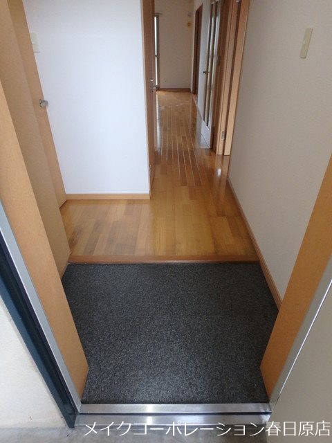 写真は同型タイプ ノーブルコート21 玄関