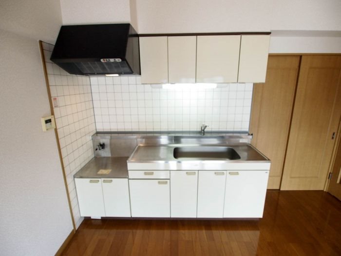 写真は同型タイプ サンコーポ曰佐 キッチン
