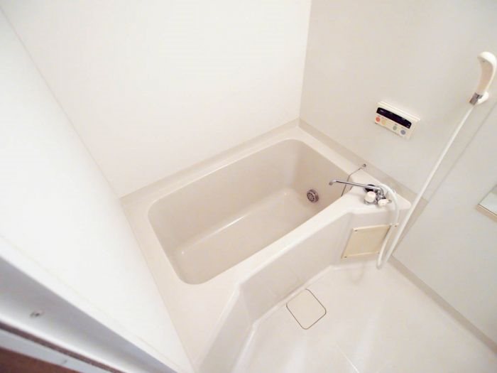 写真は同型タイプ サンコーポ曰佐 風呂画像