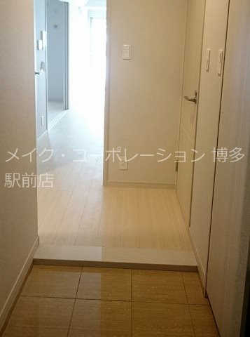 コンソラトゥール博多 玄関