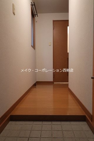 アリエスサン西新 玄関