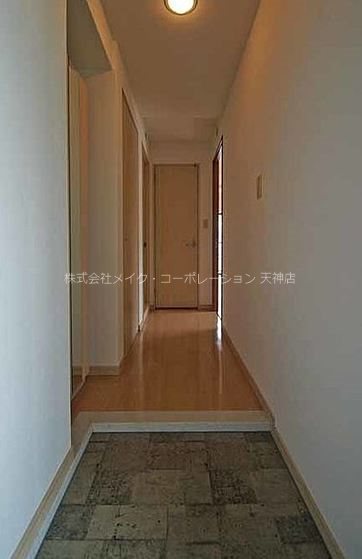 反転タイプとなります。 ノーヴァルーチェ高砂 玄関